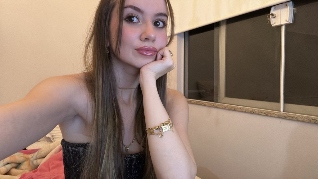 “A literatura é política”: Ana Paula fala sobre leitura, psicologia e seu perfil literário no&nbsp;Instagram